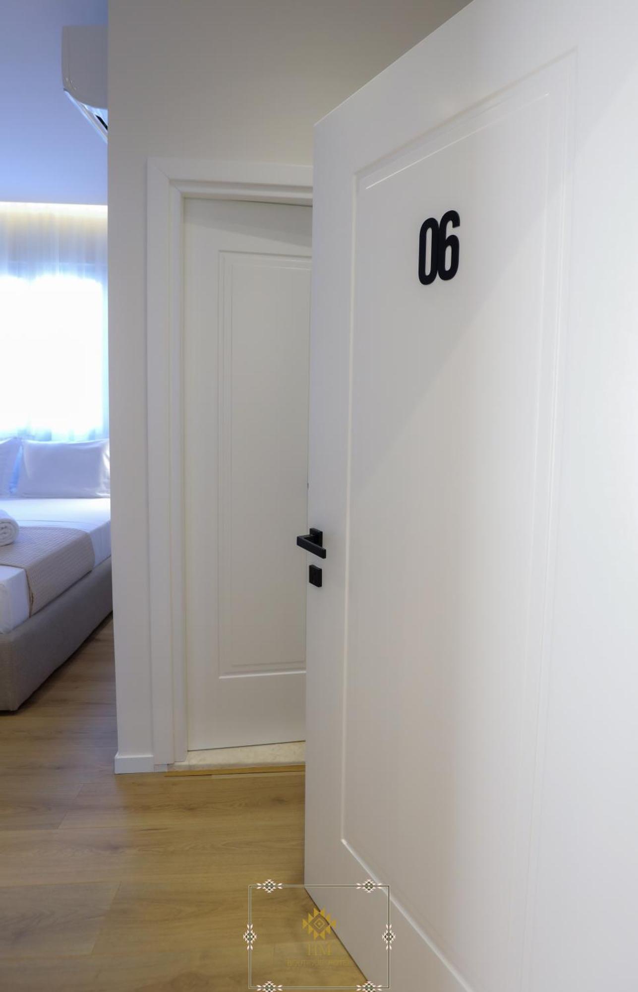 Hm Boutique Hotel Крує Екстер'єр фото