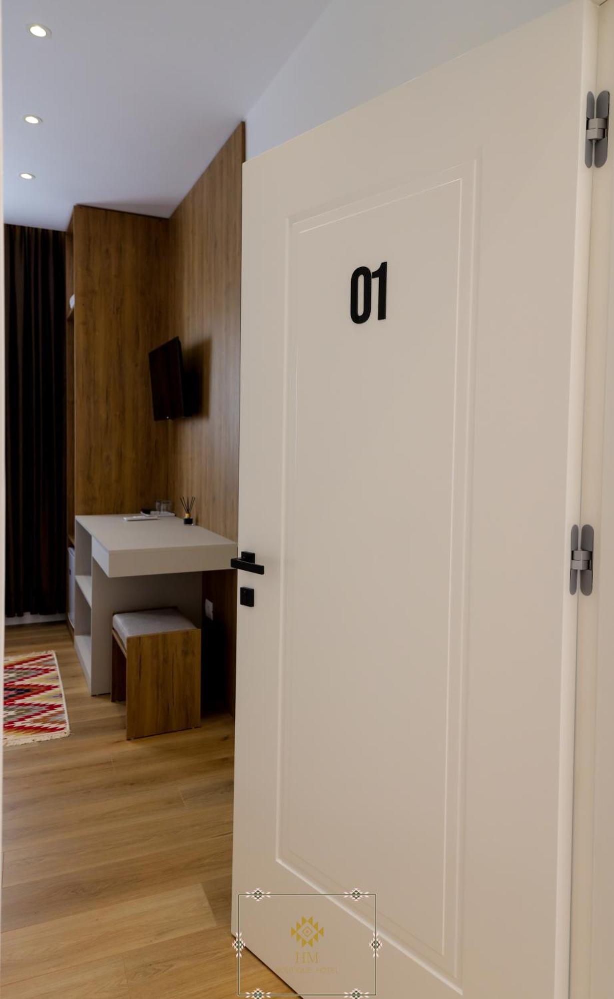 Hm Boutique Hotel Крує Екстер'єр фото