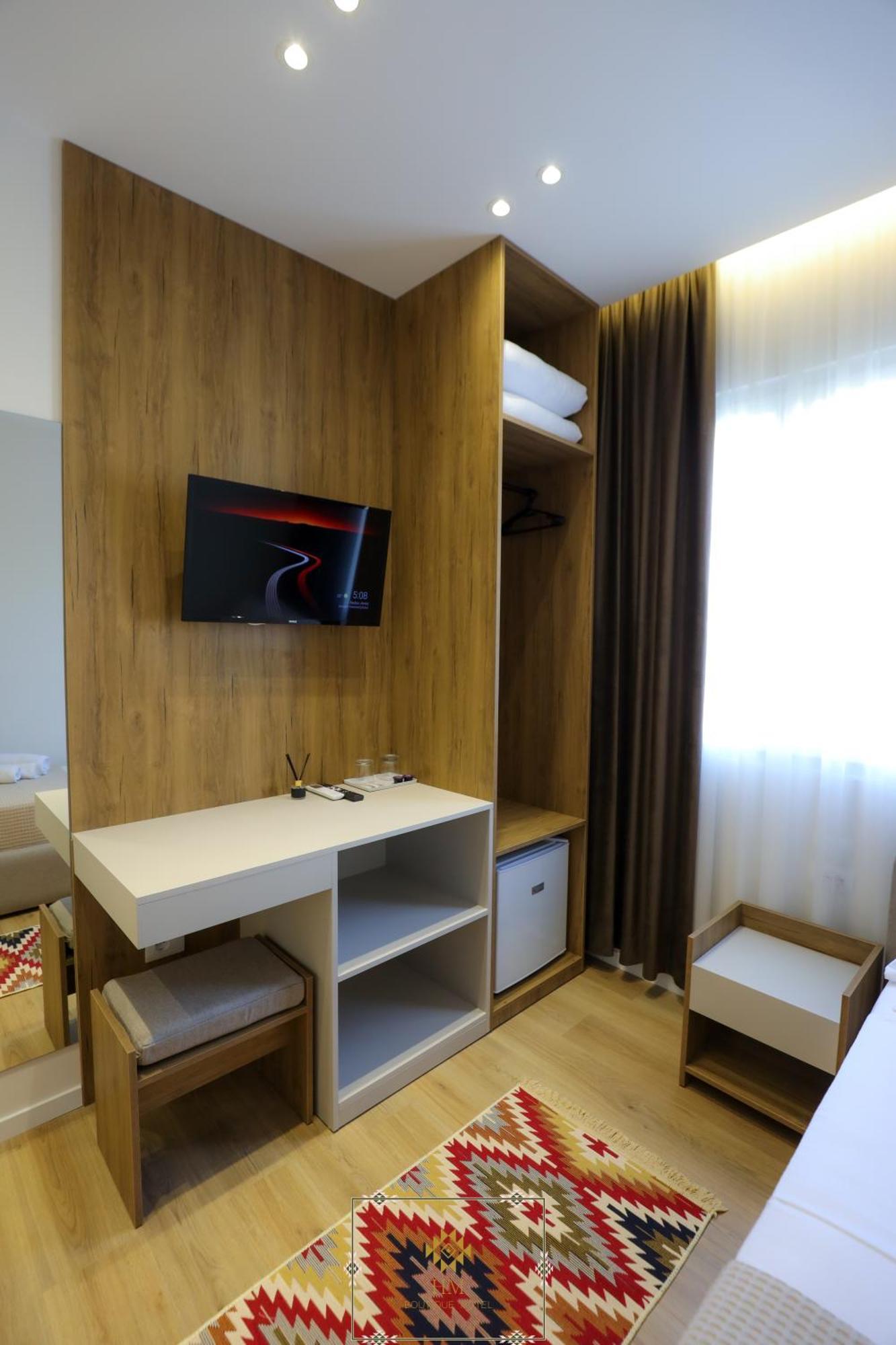 Hm Boutique Hotel Крує Екстер'єр фото